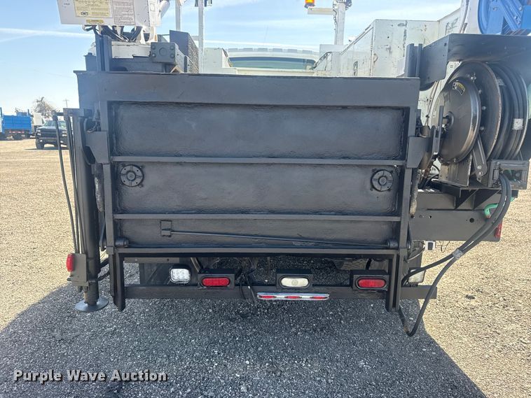 image for item EG8892 2011 International  7500 utility / service truck