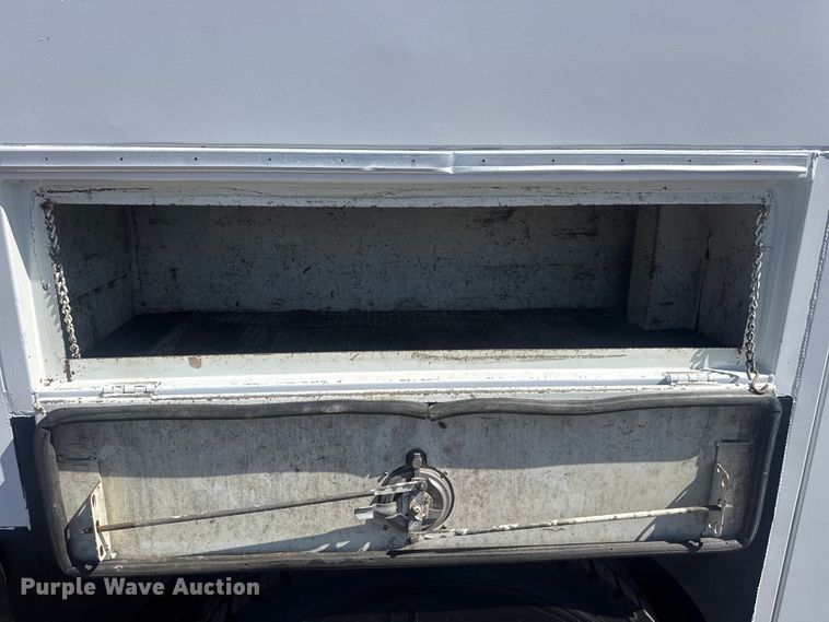 image for item EG8892 2011 International  7500 utility / service truck