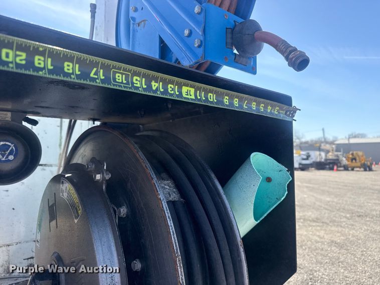 image for item EG8892 2011 International  7500 utility / service truck