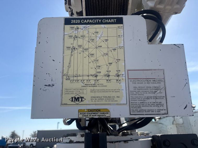 image for item EG8892 2011 International  7500 utility / service truck