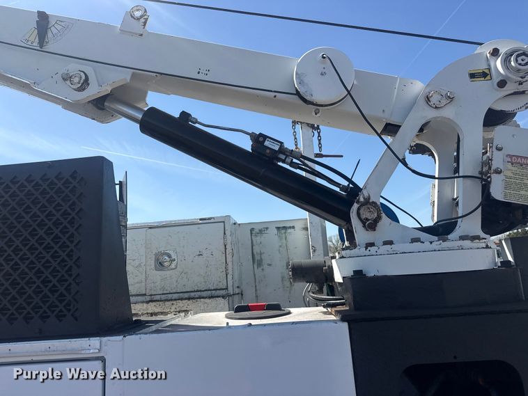 image for item EG8892 2011 International  7500 utility / service truck