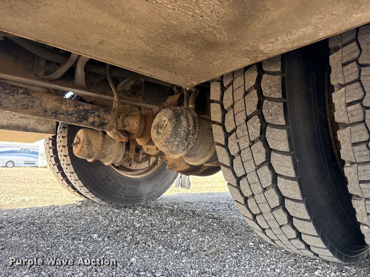 image for item EG8892 2011 International  7500 utility / service truck