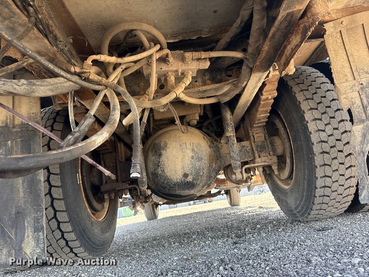 image for item EG8892 2011 International  7500 utility / service truck