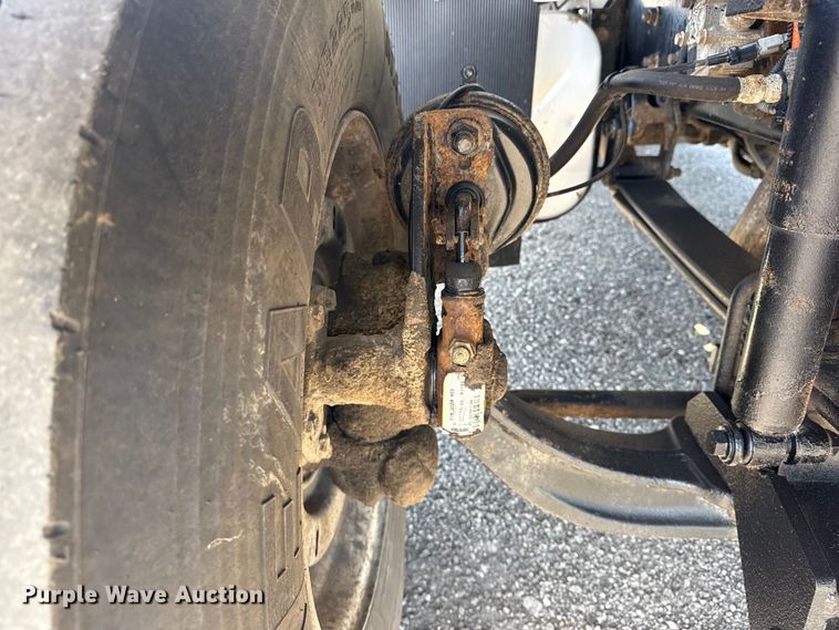 image for item EG8892 2011 International  7500 utility / service truck