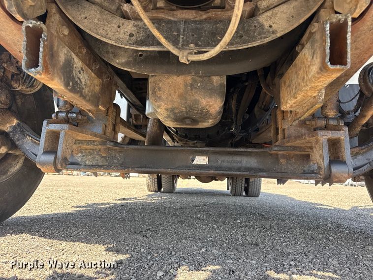 image for item EG8892 2011 International  7500 utility / service truck