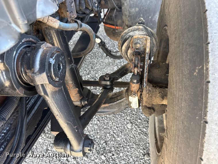 image for item EG8892 2011 International  7500 utility / service truck