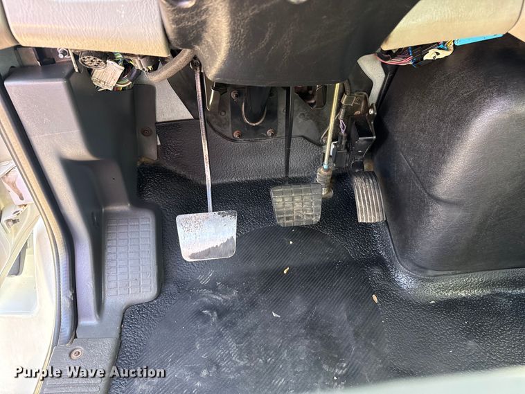 image for item EG8892 2011 International  7500 utility / service truck