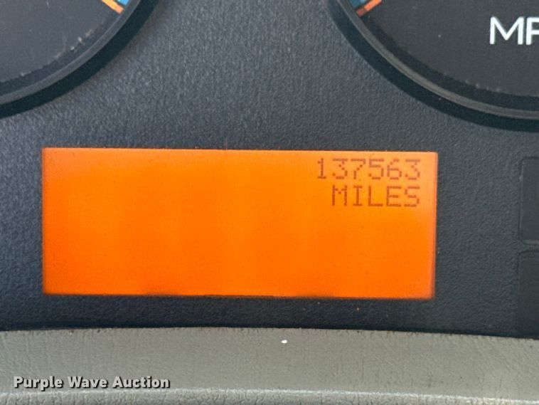 image for item EG8892 2011 International  7500 utility / service truck