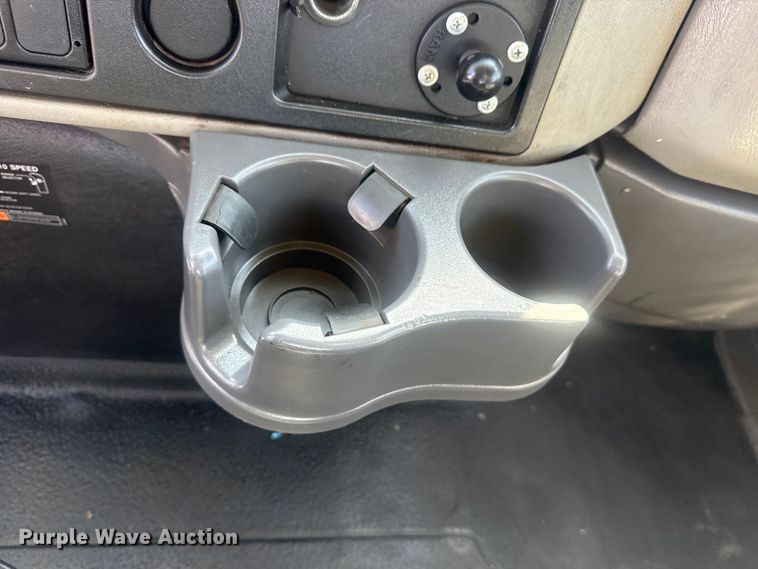 image for item EG8892 2011 International  7500 utility / service truck