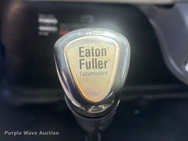 image for item EG8892 2011 International  7500 utility / service truck