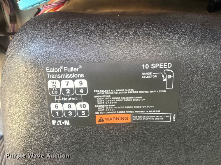 image for item EG8892 2011 International  7500 utility / service truck