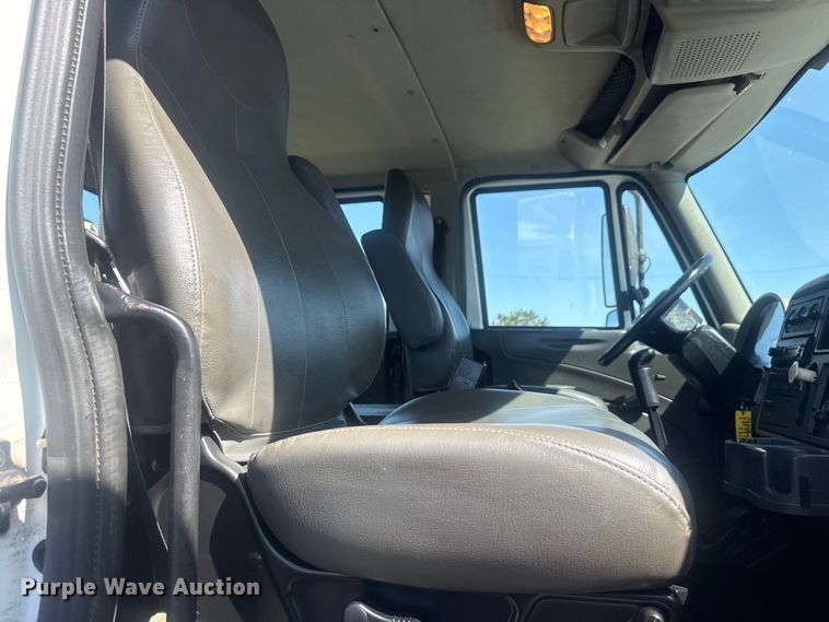 image for item EG8892 2011 International  7500 utility / service truck