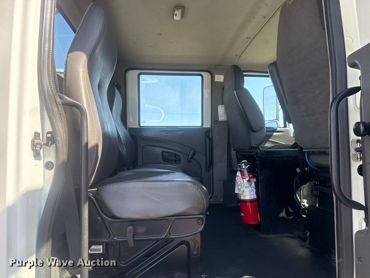 image for item EG8892 2011 International  7500 utility / service truck