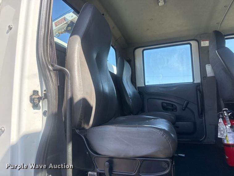 image for item EG8892 2011 International  7500 utility / service truck