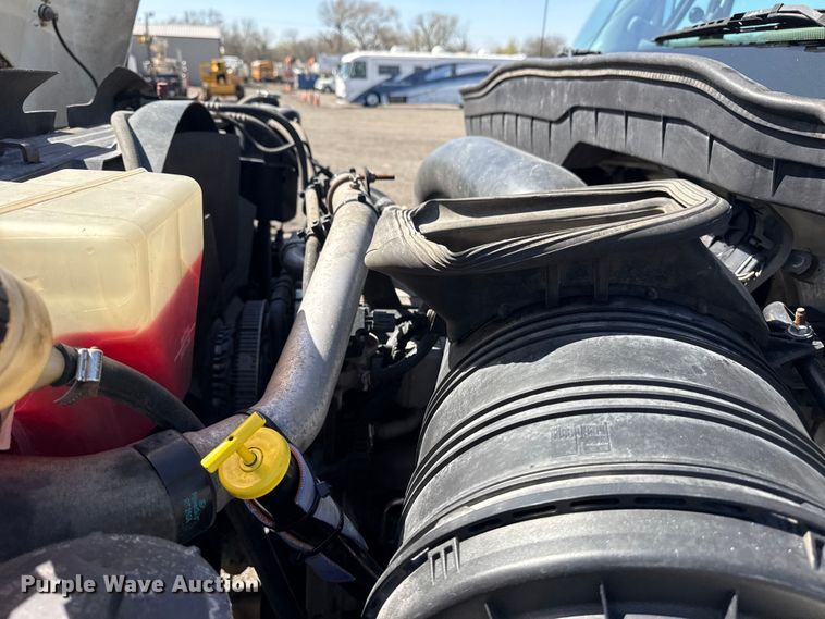 image for item EG8892 2011 International  7500 utility / service truck