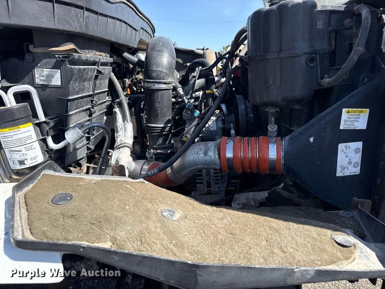 image for item EG8892 2011 International  7500 utility / service truck