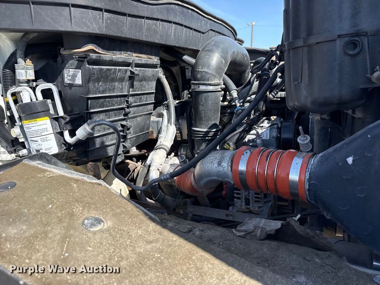 image for item EG8892 2011 International  7500 utility / service truck