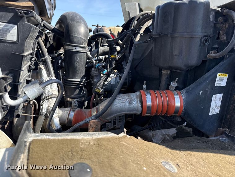 image for item EG8892 2011 International  7500 utility / service truck