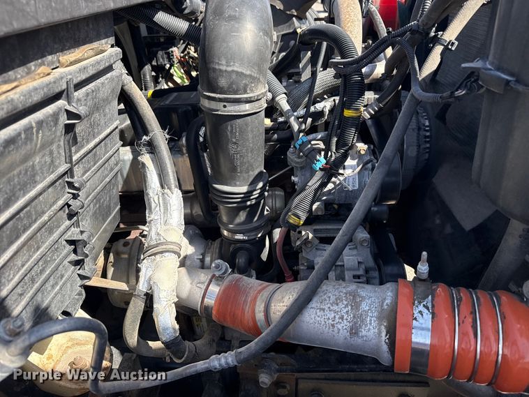 image for item EG8892 2011 International  7500 utility / service truck