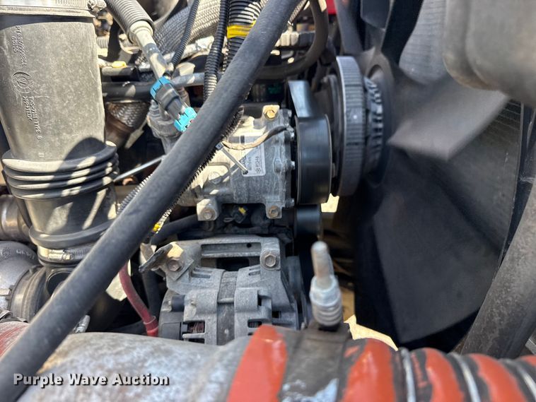 image for item EG8892 2011 International  7500 utility / service truck