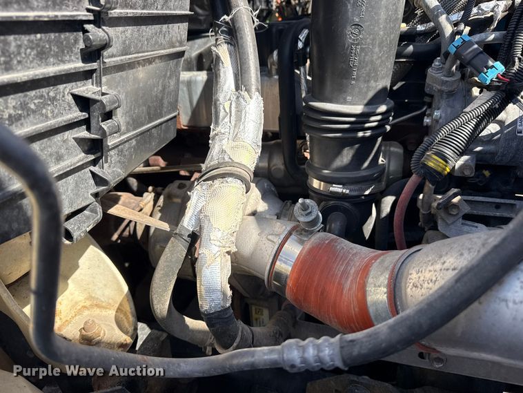 image for item EG8892 2011 International  7500 utility / service truck