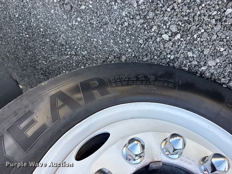 image for item EG8892 2011 International  7500 utility / service truck