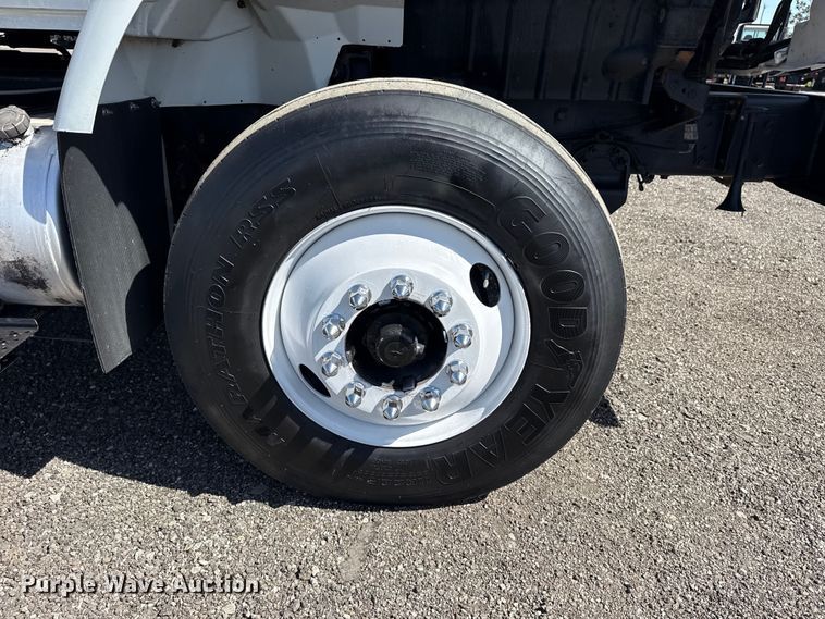 image for item EG8892 2011 International  7500 utility / service truck