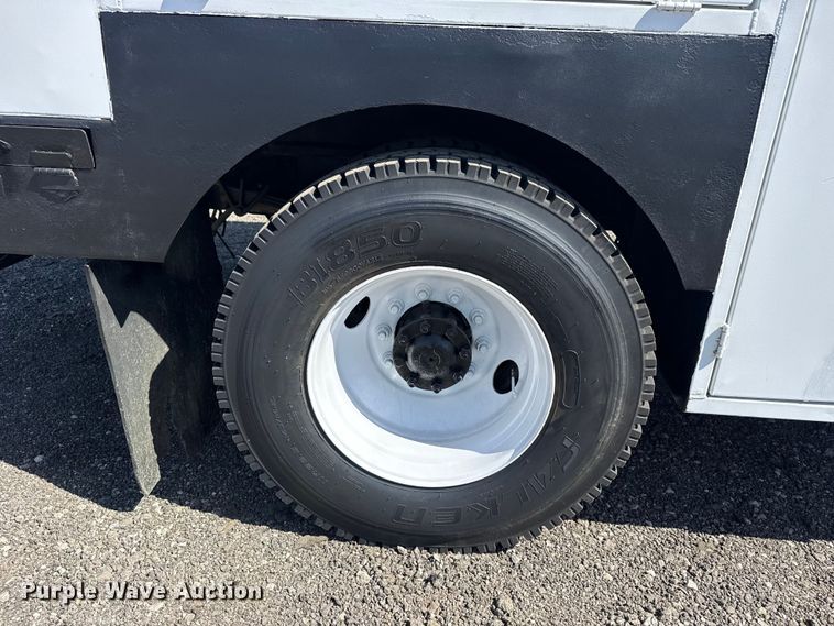 image for item EG8892 2011 International  7500 utility / service truck