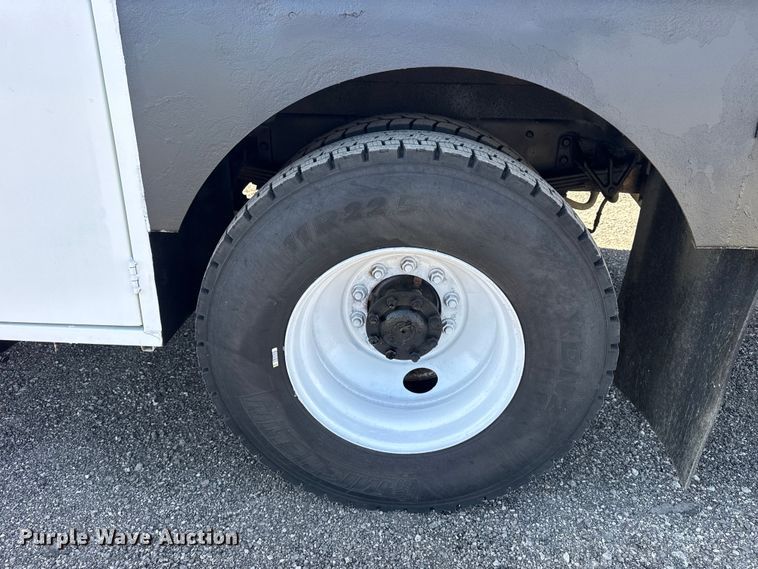 image for item EG8892 2011 International  7500 utility / service truck