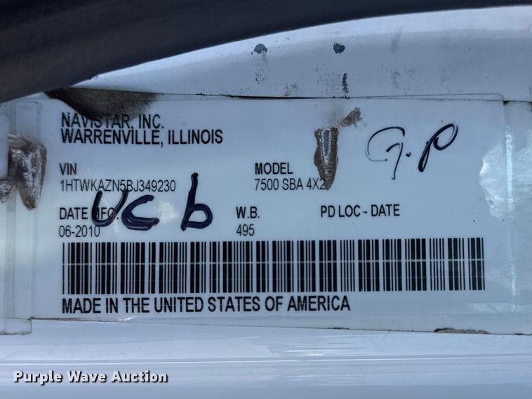 image for item EG8892 2011 International  7500 utility / service truck