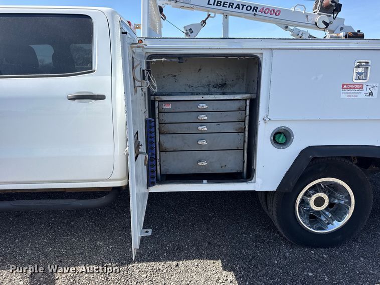 image for item EG8893 2015 Chevrolet Silverado 3500 Crew Cab utility bed pickup truck