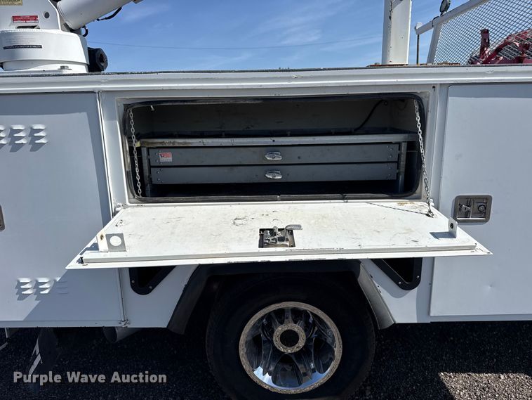 image for item EG8893 2015 Chevrolet Silverado 3500 Crew Cab utility bed pickup truck
