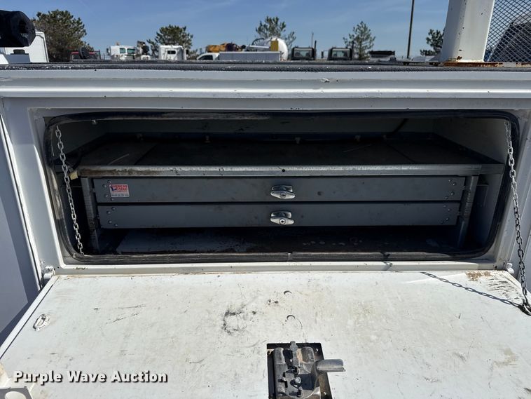 image for item EG8893 2015 Chevrolet Silverado 3500 Crew Cab utility bed pickup truck