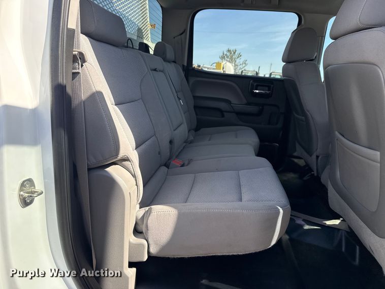image for item EG8893 2015 Chevrolet Silverado 3500 Crew Cab utility bed pickup truck