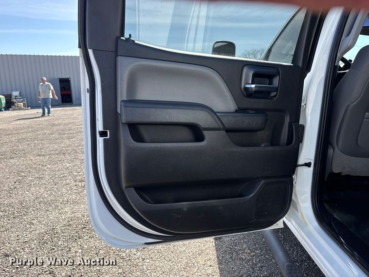 image for item EG8893 2015 Chevrolet Silverado 3500 Crew Cab utility bed pickup truck