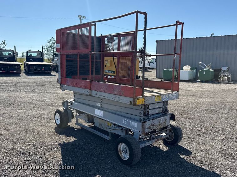 image for item EG8901 PAC Craft 220TMIII scissor lift
