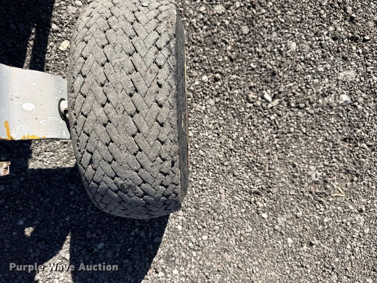 image for item EG8901 PAC Craft 220TMIII scissor lift