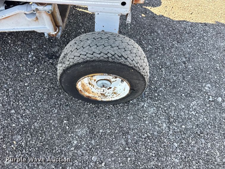 image for item EG8901 PAC Craft 220TMIII scissor lift