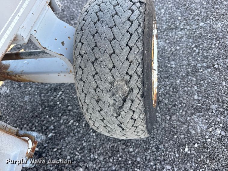 image for item EG8901 PAC Craft 220TMIII scissor lift