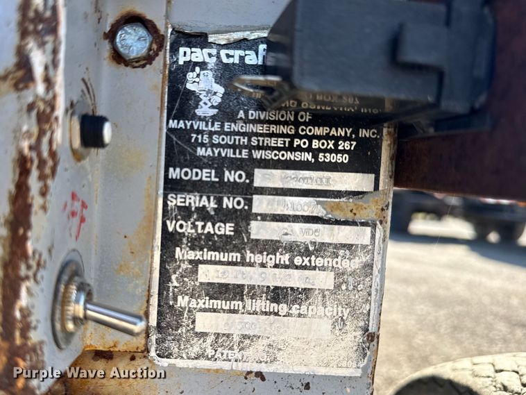 image for item EG8901 PAC Craft 220TMIII scissor lift