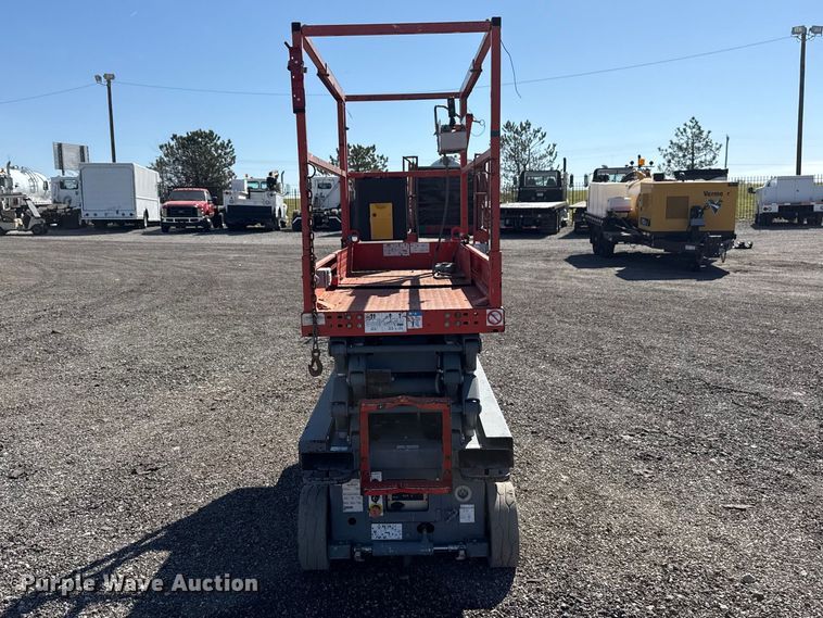 image for item EG8902 Skyjack SJIII-219 scissor lift
