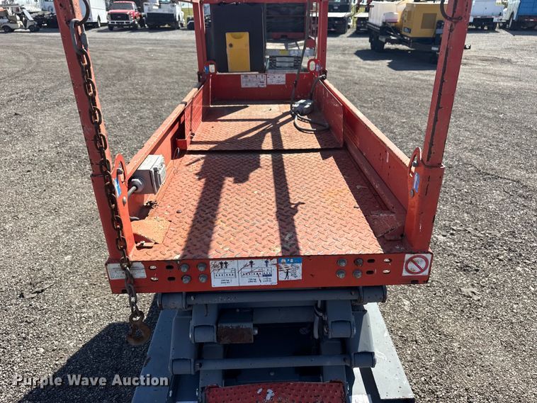 image for item EG8902 Skyjack SJIII-219 scissor lift