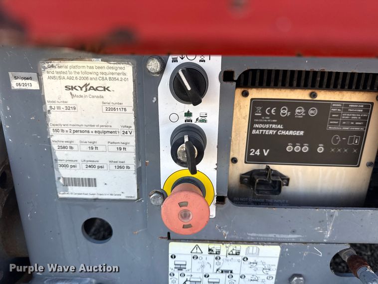 image for item EG8902 Skyjack SJIII-219 scissor lift