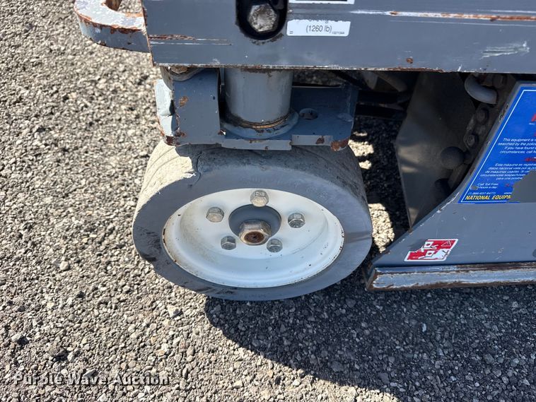 image for item EG8902 Skyjack SJIII-219 scissor lift