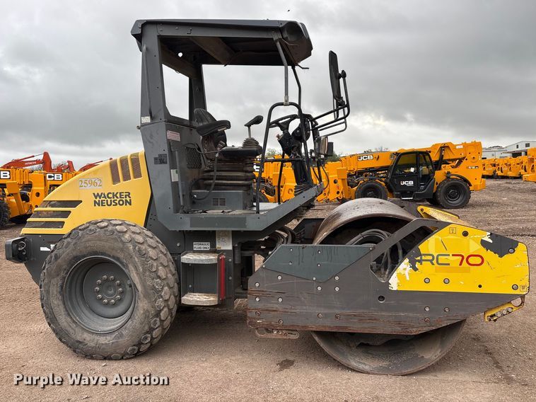 image for item EJ3410 2018 Wacker Neuson RC70 single drum vibratory roller