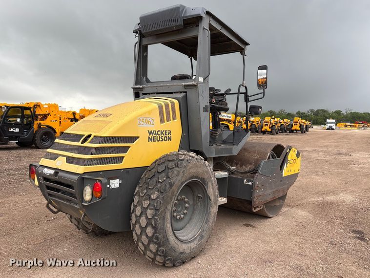 image for item EJ3410 2018 Wacker Neuson RC70 single drum vibratory roller