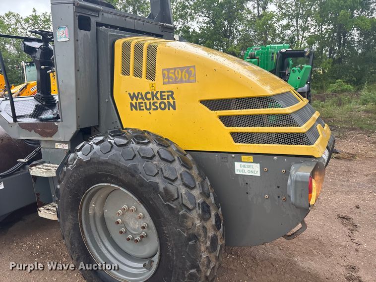 image for item EJ3410 2018 Wacker Neuson RC70 single drum vibratory roller