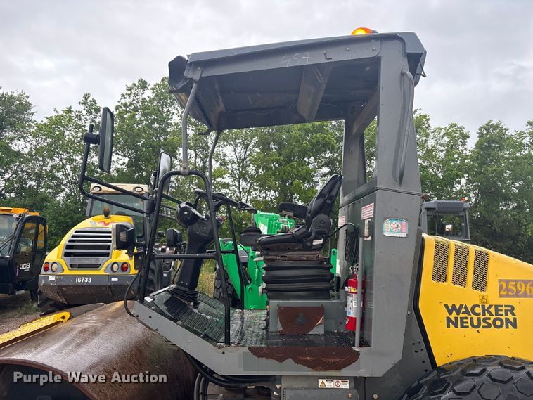 image for item EJ3410 2018 Wacker Neuson RC70 single drum vibratory roller