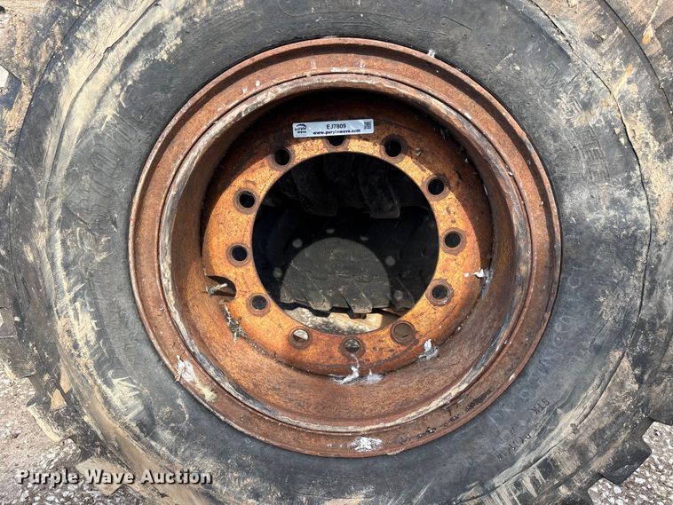 image for item EJ7809 (4) 17.5R25 tires and wheels