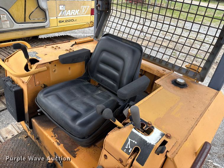 image for item EM0062 1999 Case 550G dozer